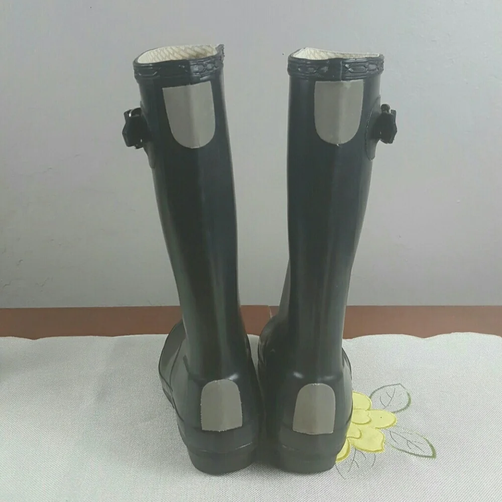 Hunter rain boots black boys girl size 2M/3F